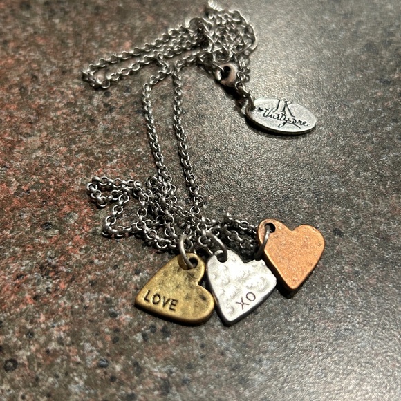 Jewelry - JK by Thirty-One heart necklace